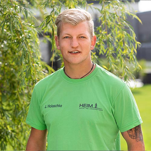 JANNIK HOLASCHKE